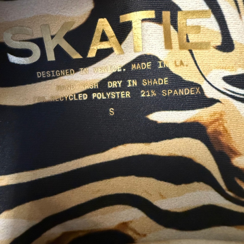 NWT- SKATIE One-Shoulder Bikini Set in Abstract Print - Picture 7 of 9